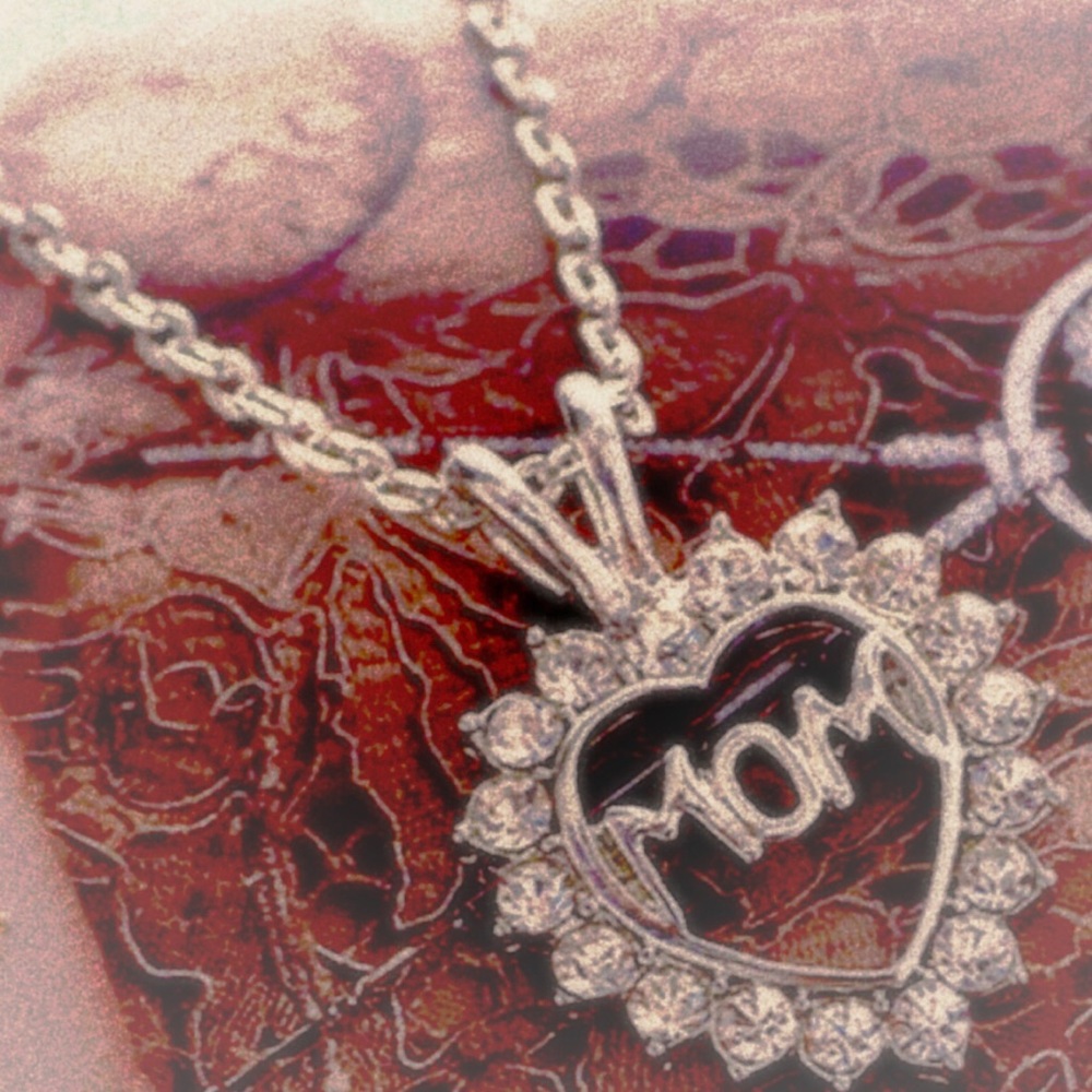 925 SS Natural Diamond MoM Heart Necklace.